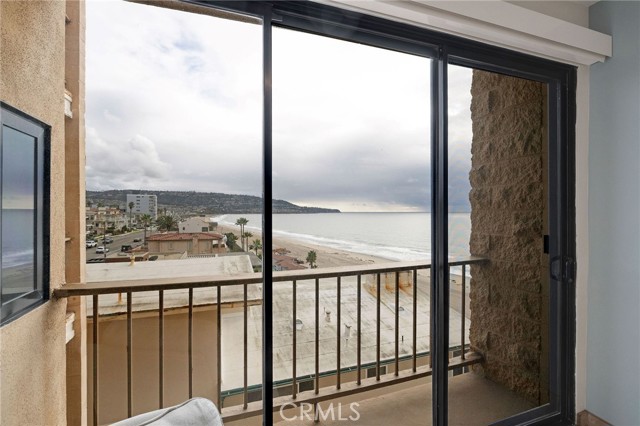 Detail Gallery Image 46 of 60 For 727 Esplanade #302,  Redondo Beach,  CA 90277 - 2 Beds | 2 Baths
