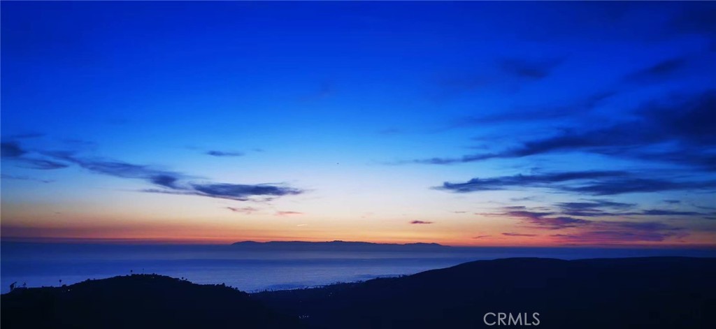 https://media.crmls.org/medias/ce71749f-6547-49c2-8faa-11b4c968b48c.jpg?preset=X-Large