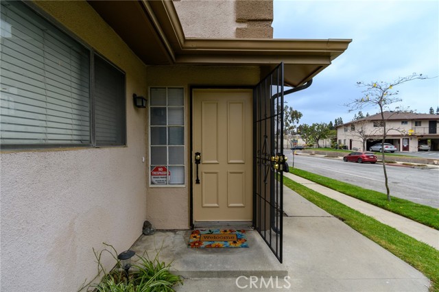 Detail Gallery Image 1 of 42 For 1090 W Calle Del Sol #3,  Azusa,  CA 91702 - 2 Beds | 1 Baths