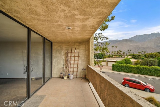 1660 S La Reina Way #2D, Palm Springs, CA 92264