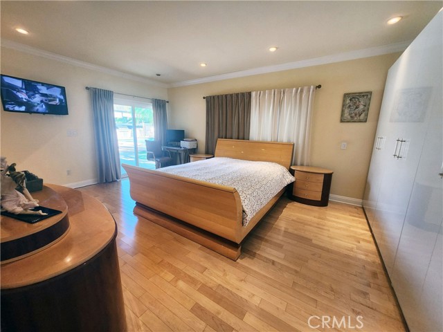 Detail Gallery Image 31 of 33 For 5732 Wallis Ln, Woodland Hills,  CA 91367 - 4 Beds | 2/1 Baths