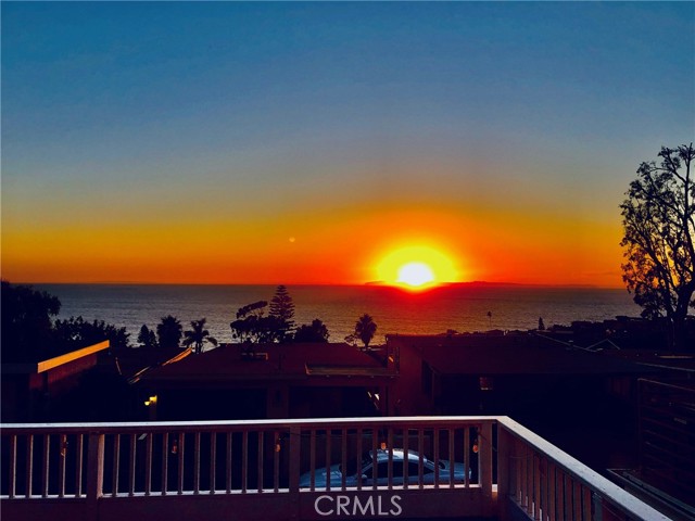 2856 Rounsevel Terrace, Laguna Beach CA: https://media.crmls.org/medias/ce72d240-eaa2-4d0f-85ac-eb58b7552bfd.jpg