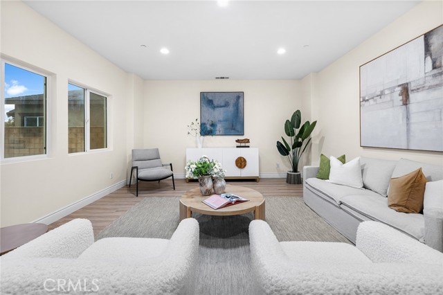 Detail Gallery Image 14 of 70 For 3262 S Portsmouth, Ontario,  CA 91761 - 5 Beds | 3/1 Baths