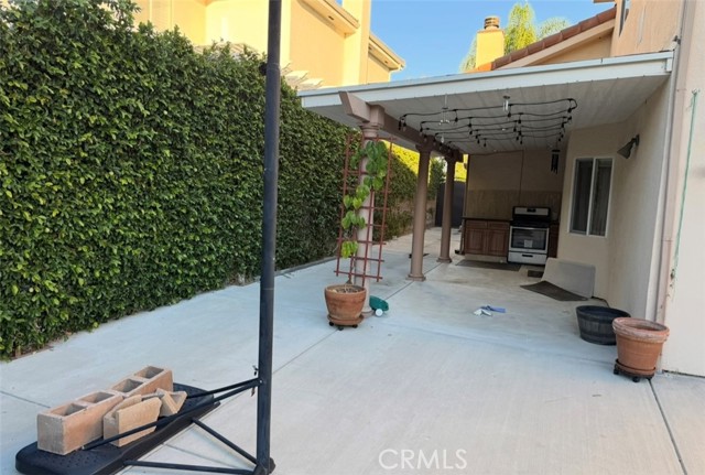 Detail Gallery Image 13 of 14 For 10007 White Oak, Northridge,  CA 91325 - 5 Beds | 5 Baths