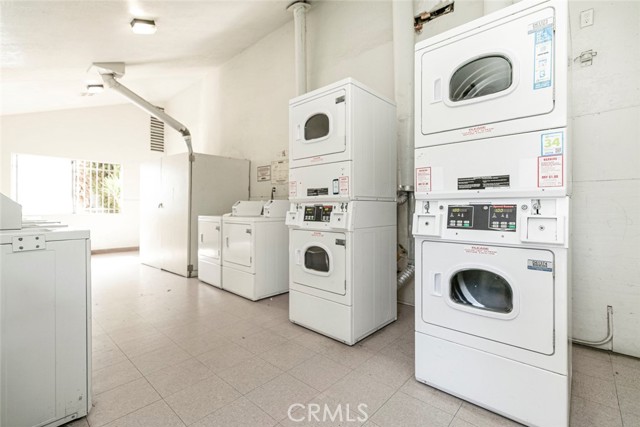 Detail Gallery Image 32 of 36 For 17151 Roscoe Bld #21,  Northridge,  CA 91325 - 2 Beds | 1/1 Baths