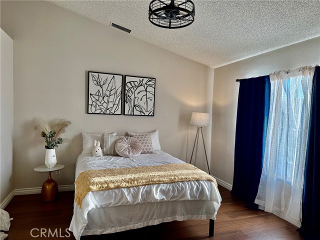 Detail Gallery Image 8 of 20 For 12966 Sundown, Victorville,  CA 92392 - 3 Beds | 2 Baths