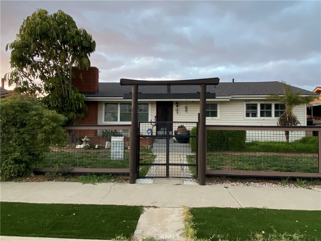 525 W Alondra Boulevard, Gardena, CA 90248
