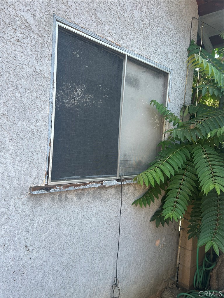 https://media.crmls.org/medias/ce75953e-5e31-4634-9615-af20430eac38.jpg?preset=X-Large