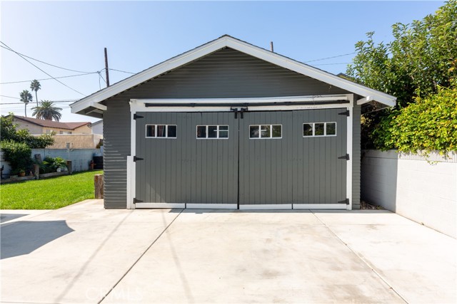 665 Coronado Avenue, Long Beach, California 90814, 2 Bedrooms Bedrooms, ,1 BathroomBathrooms,Single Family Residence,For Sale,Coronado,PW23197334