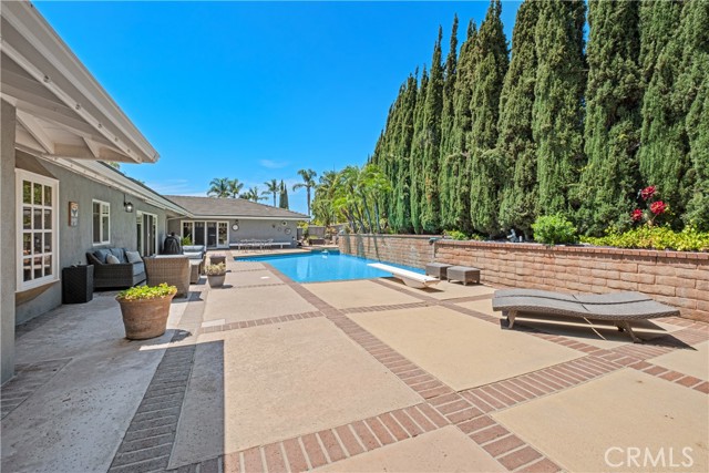 Detail Gallery Image 26 of 53 For 12261 Browning Ave, North Tustin,  CA 92705 - 5 Beds | 4/1 Baths