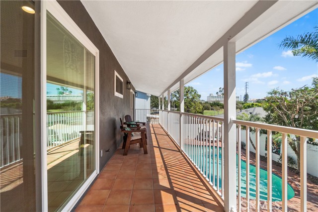 1510 E Maple Avenue, El Segundo CA: https://media.crmls.org/medias/ce7697ff-8d5c-4f50-8b70-ff31e20a846b.jpg