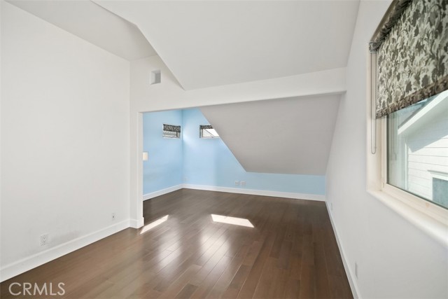 Detail Gallery Image 10 of 12 For 614 Acacia #1/2,  Corona Del Mar,  CA 92625 - 3 Beds | 3 Baths