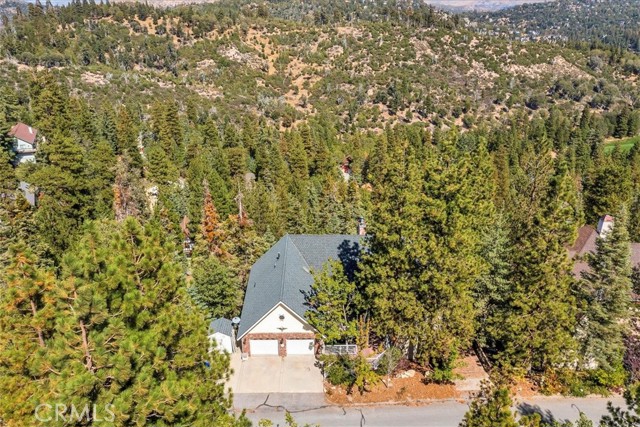 Detail Gallery Image 8 of 25 For 127 Cypress Dr, Lake Arrowhead,  CA 92352 - 3 Beds | 2/1 Baths