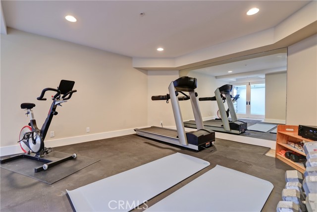 Detail Gallery Image 30 of 36 For 2603 Laurel Ave, Manhattan Beach,  CA 90266 - 5 Beds | 4/1 Baths