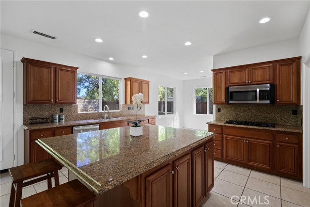 Detail Gallery Image 11 of 46 For 38035 Copperwood St, Murrieta,  CA 92562 - 4 Beds | 2/1 Baths