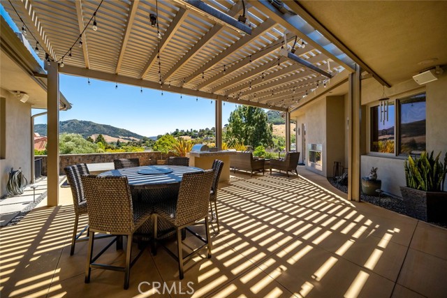 940 Pasatiempo Drive, San Luis Obispo CA: https://media.crmls.org/medias/ce79389f-9b65-4436-9ccd-7a7e1f76925f.jpg