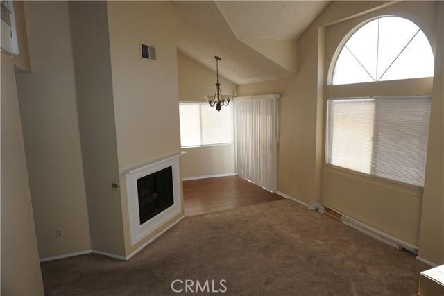 Detail Gallery Image 4 of 18 For 26870 Claudette St #702,  Canyon Country,  CA 91351 - 3 Beds | 2 Baths