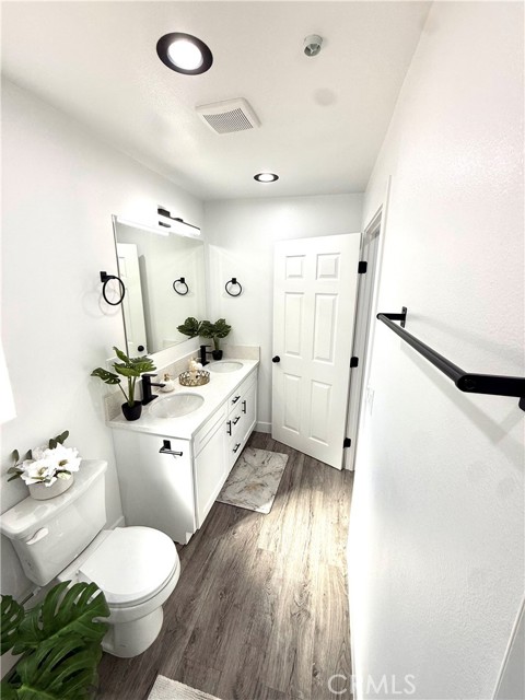 Detail Gallery Image 11 of 17 For 10816 Willowbrook, Los Angeles,  CA 90059 - 4 Beds | 2 Baths