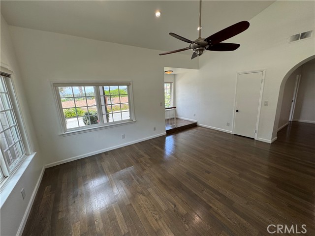Detail Gallery Image 3 of 30 For 22479 Tula Dr, Saugus,  CA 91350 - 4 Beds | 2 Baths