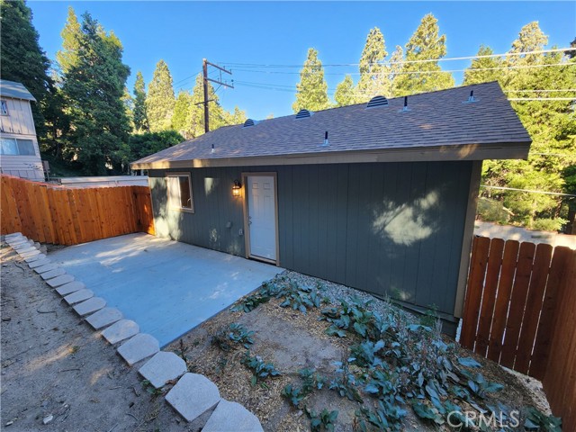 Detail Gallery Image 12 of 40 For 23513 Lake Dr, Crestline,  CA 92325 - 2 Beds | 2 Baths