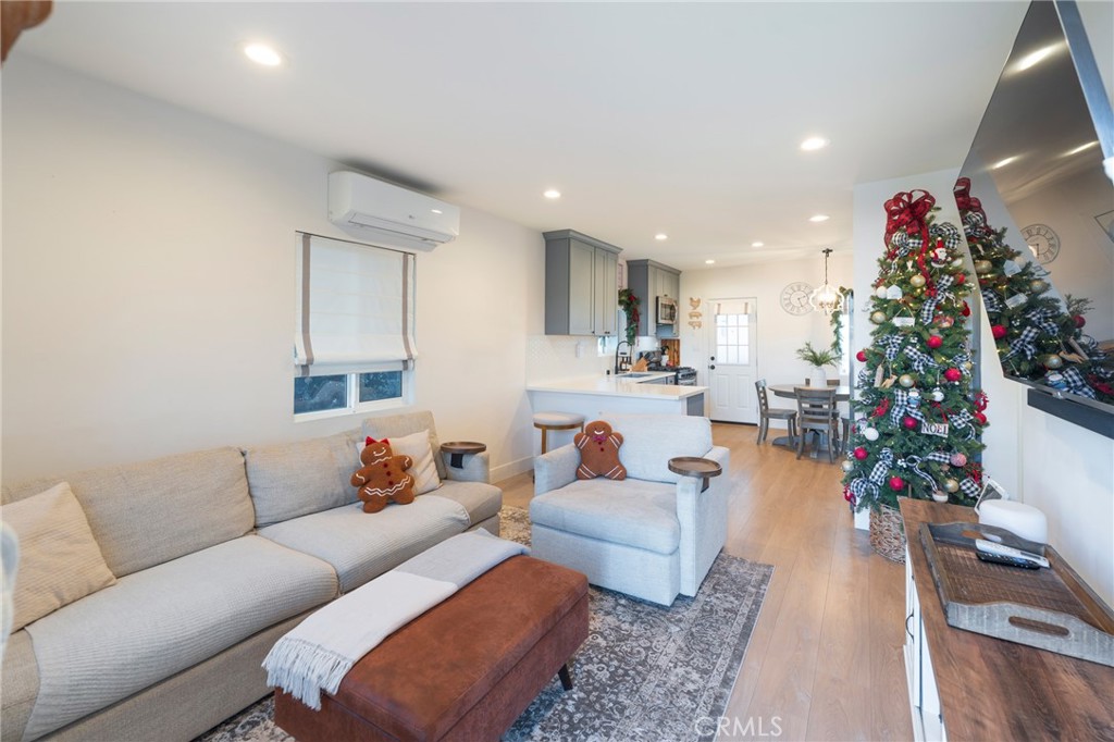 MLS #SB25268528 image #5