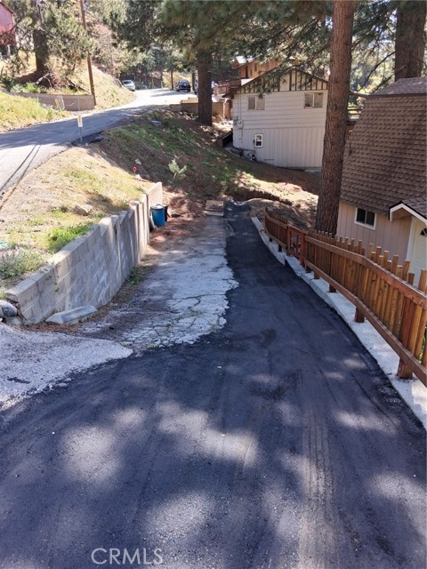 31103 All View Drive, Running Springs CA: https://media.crmls.org/medias/ce7b7553-4f92-4a78-8b28-494863b8fc40.jpg