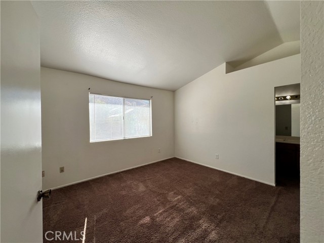 Detail Gallery Image 15 of 27 For 14629 Mountain High Dr, Fontana,  CA 92337 - 4 Beds | 2/1 Baths