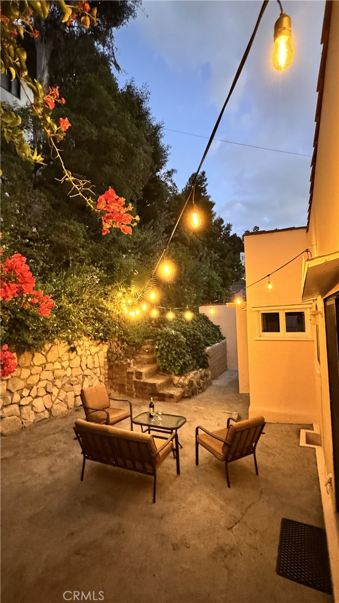 https://media.crmls.org/medias/ce7bf7e1-ecbd-40b6-9fe1-09d2f61ff760.jpg?preset=X-Large