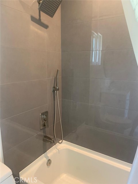 Detail Gallery Image 13 of 17 For 16507 San Fernando Mission Bld, Granada Hills,  CA 91344 - 2 Beds | 2/1 Baths