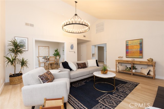 24595 Alcoba Drive, Mission Viejo CA: https://media.crmls.org/medias/ce7c8e0a-7627-4e94-a4fd-97a972512434.jpg
