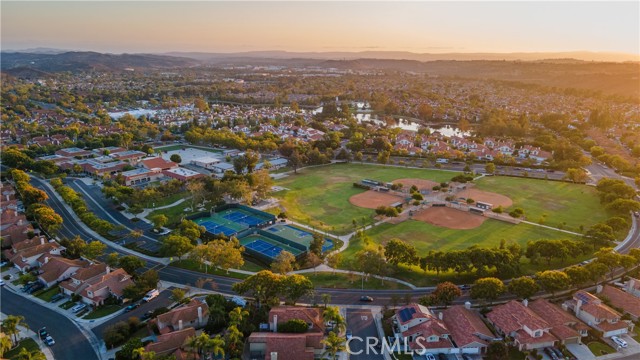 11 Mandevilla, Rancho Santa Margarita CA: https://media.crmls.org/medias/ce7cd7ae-0ef2-4fcd-a4fa-23648cb85035.jpg
