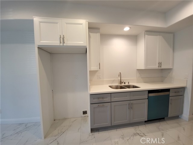14614 Vanowen Street, Van Nuys CA: https://media.crmls.org/medias/ce7d1e6f-94c9-4ff3-99ae-050cf59d051b.jpg