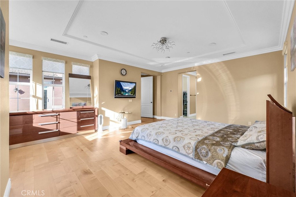 MLS #OC25275903 image #27