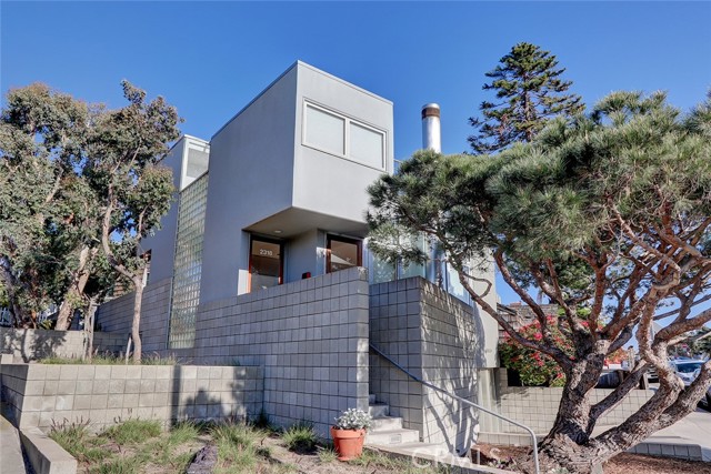 2318 Manhattan Avenue, Hermosa Beach, California 90254, 2 Bedrooms Bedrooms, ,2 BathroomsBathrooms,Residential,Sold,Manhattan,SB22091269