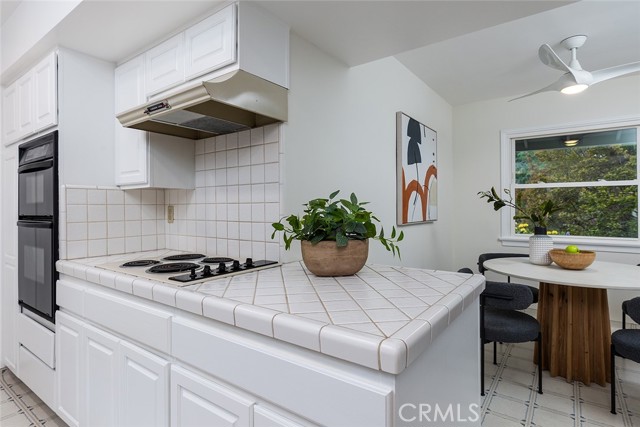 Detail Gallery Image 11 of 29 For 435 Paulette Pl, La Canada Flintridge,  CA 91011 - 3 Beds | 2 Baths