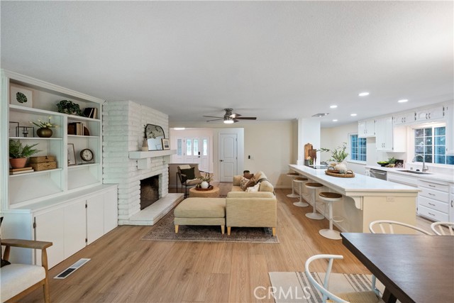 6330 N Wilson Avenue, Fresno CA: https://media.crmls.org/medias/ce7f0c39-c548-42b2-a9e1-69bf0e576811.jpg