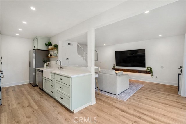 1196 Landsburn Circle, Westlake Village CA: https://media.crmls.org/medias/ce805e21-5aa8-4534-bd7f-f510a288e3b8.jpg