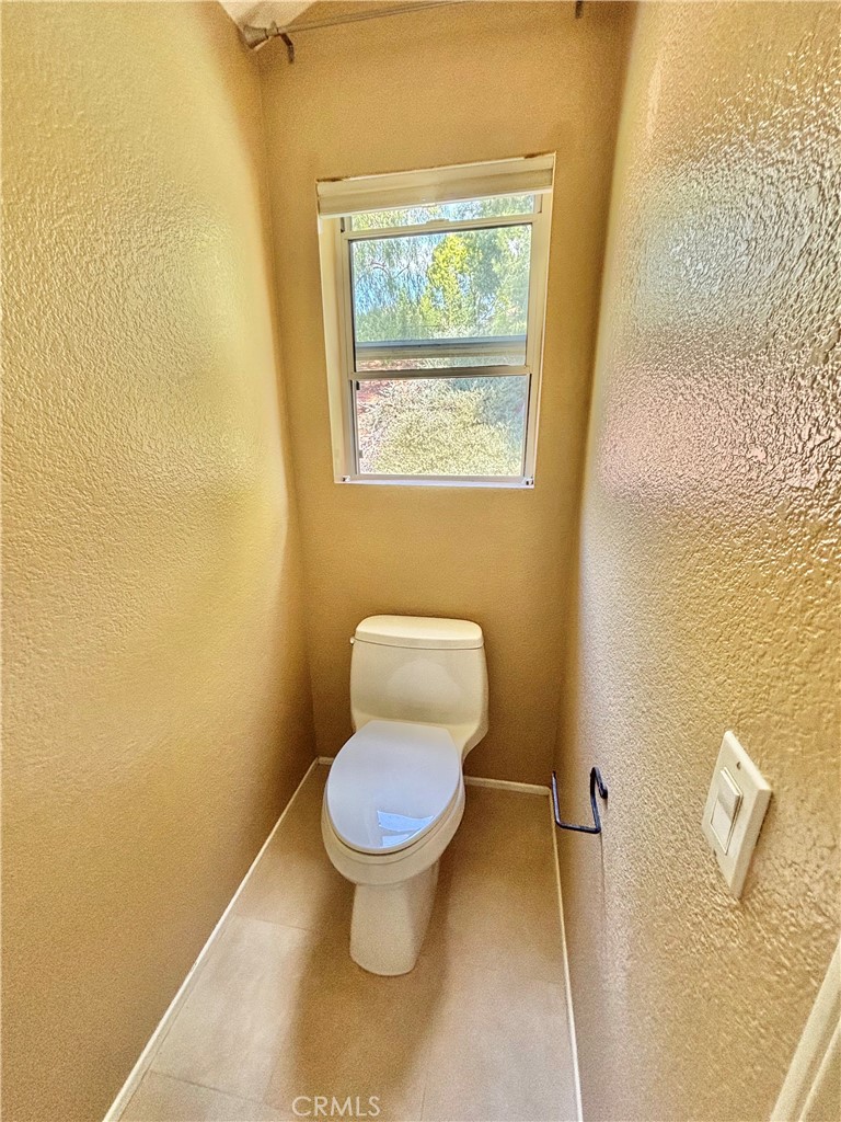 https://media.crmls.org/medias/ce8180dc-d9f5-4c49-9062-e22f579058b1.jpg?preset=X-Large