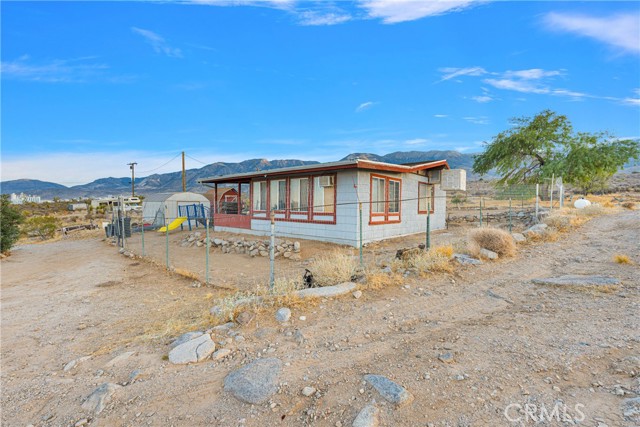 Detail Gallery Image 3 of 31 For 32623 Powerline Rd, Lucerne Valley,  CA 92356 - 2 Beds | 1 Baths