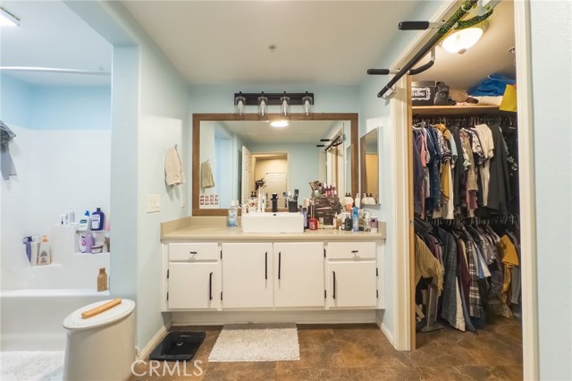 44770 Adam Lane, Temecula CA: https://media.crmls.org/medias/ce830b1b-9b2d-4e04-b37a-d405754fc2f4.jpg