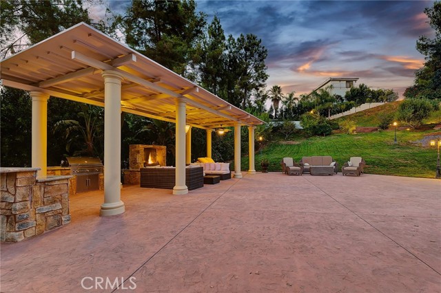 33 Sage Lane, Bell Canyon CA: https://media.crmls.org/medias/ce84ce85-34de-43e9-853c-ba973dbe3449.jpg