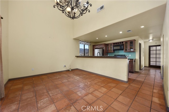 30721 Condor Place, Tehachapi CA: https://media.crmls.org/medias/ce851d32-438e-4d0f-946e-69a320b62cfb.jpg