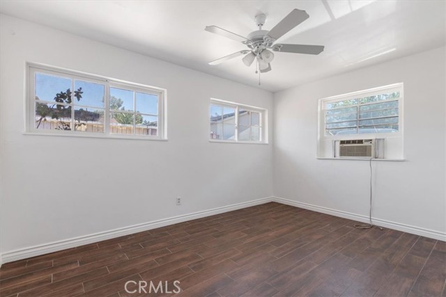 18713 Vanowen Street, Reseda CA: https://media.crmls.org/medias/ce85237a-dda9-4e28-b1c4-06f5baeb8181.jpg