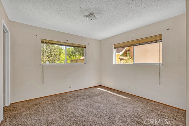 Detail Gallery Image 15 of 27 For 976 Granada Cir, Los Banos,  CA 93635 - 3 Beds | 2 Baths