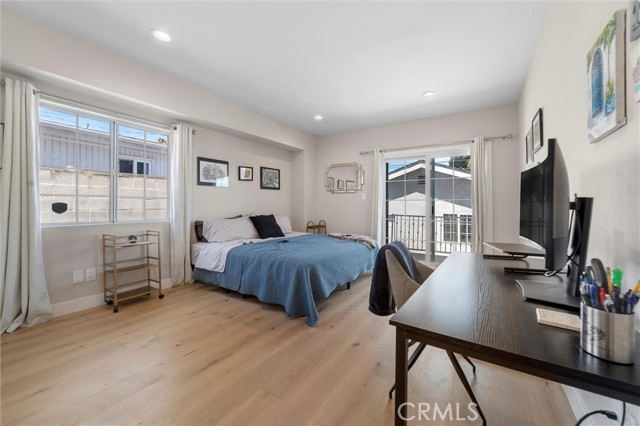 752 W 23rd St, San Pedro CA: https://media.crmls.org/medias/ce86274a-1652-434b-a47c-51e0e879c59b.jpg