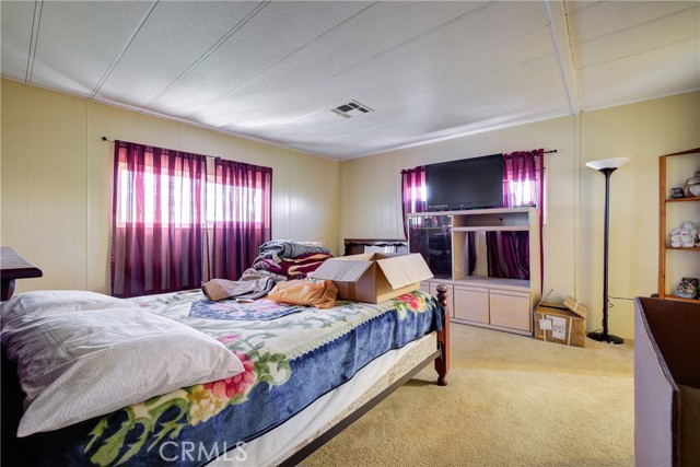 3700 Buchanan Street, Riverside CA: https://media.crmls.org/medias/ce866b5a-9e9f-408f-be0e-49cabeacb629.jpg
