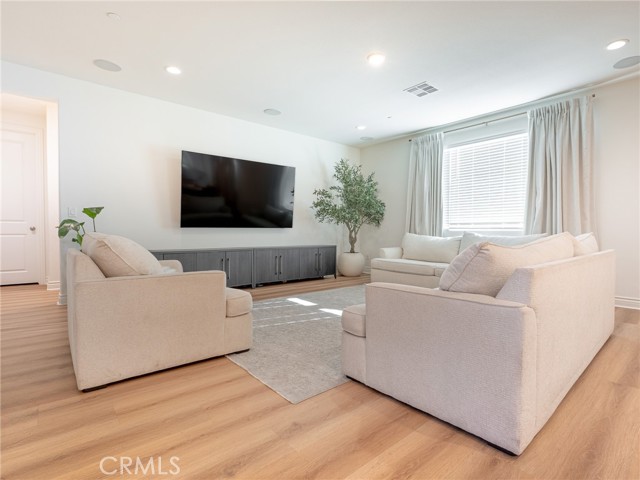 Detail Gallery Image 16 of 45 For 32085 Deardoff St, Menifee,  CA 92584 - 5 Beds | 3 Baths