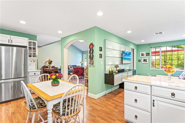 Detail Gallery Image 15 of 57 For 5101 Chateau, Irvine,  CA 92604 - 4 Beds | 3/1 Baths