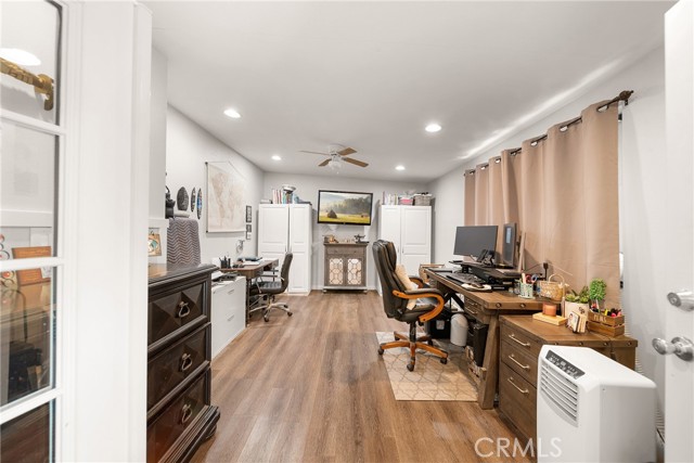 22353 Roscoe Boulevard, West Hills CA: https://media.crmls.org/medias/ce86bc10-f650-45c9-a96f-4f3843543fb5.jpg