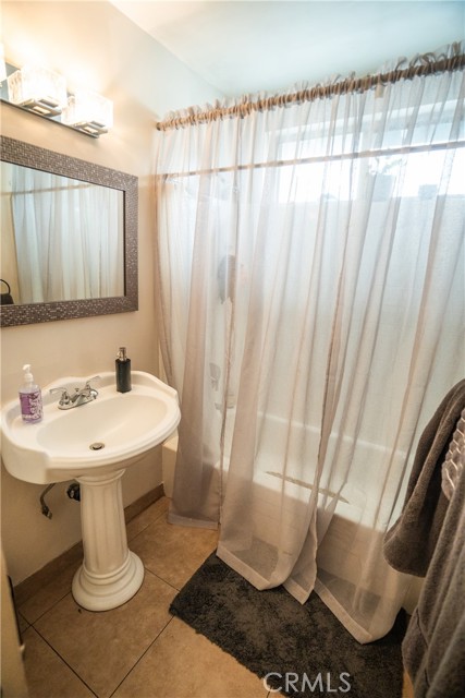 290 W 19th Street, Long Beach CA: https://media.crmls.org/medias/ce86f699-34f1-4e82-944e-b64e0dde9eee.jpg